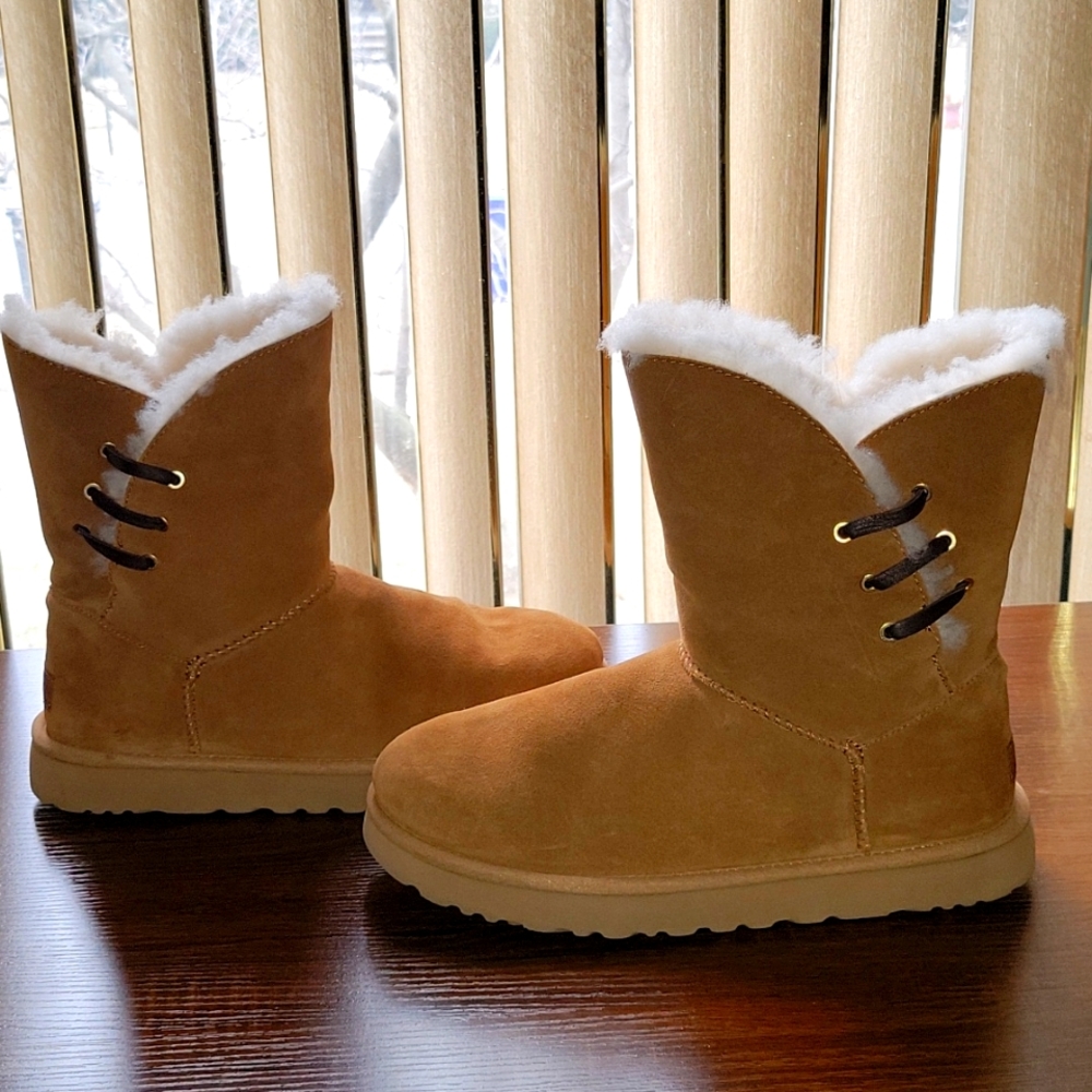 Womens UGG Constantine Leather Ribbon